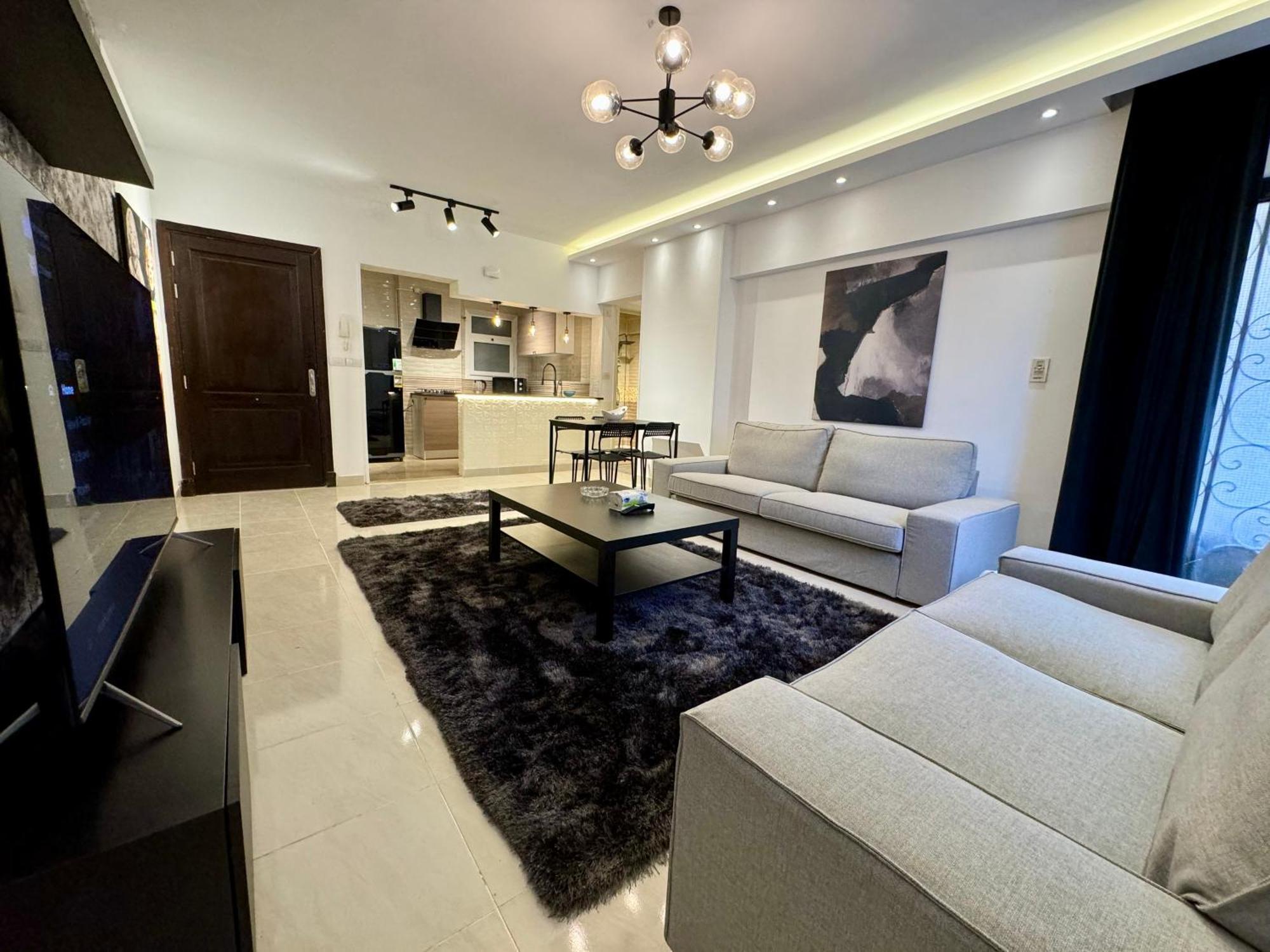 Apartment Chilling In Rehab Cairo